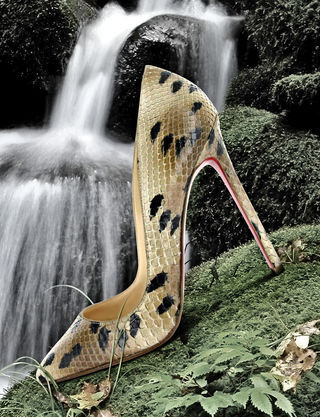 Escarpim de pynthon Christian Louboutin, christianlouboutin.com