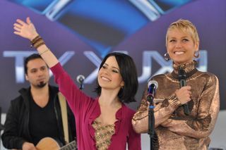 Sandy e Xuxa no programa TV Xuxa