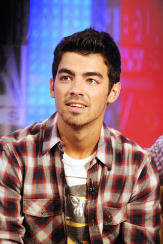 Joe Jonas - estampa xadrez