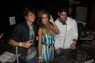 Felipe Dylon e Mariana Fusco atacam de DJ