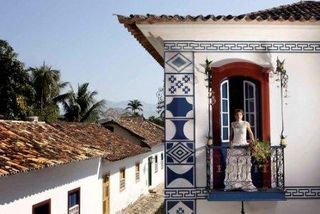 Vestido com top de renda francesa e jabô de gazar de seda pura ESTELINHA