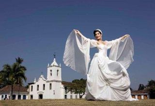 Vestido de musselina de seda com flores aplicadas MARIA CEREJA