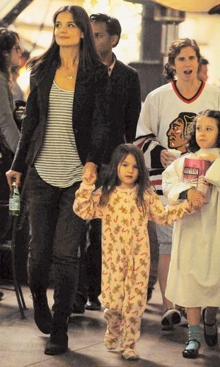 Katie Holmes e a sapeca Suri