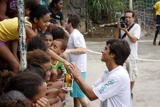 Elenco de Malhação em partida beneficente