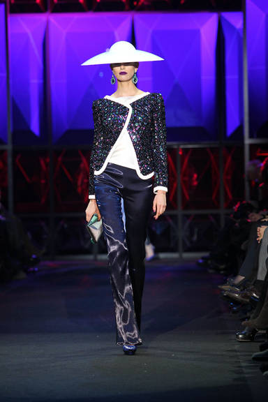 Desfile Giorgio Armani na Semana de Moda em Paris