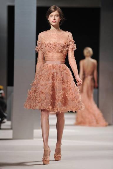 Desfile Elie Saab na semana de moda de Paris