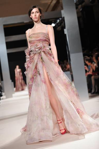 Desfile Elie Saab na semana de moda de Paris