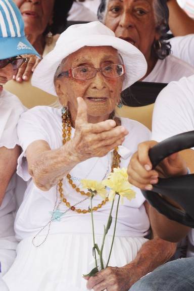 Emoção de dona Canô e Bethânia