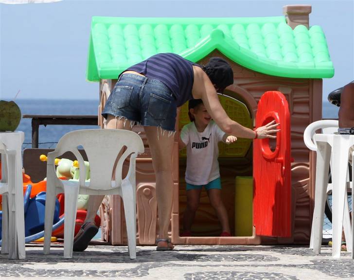 Maria Paula em passeio com o caçula, Felipe