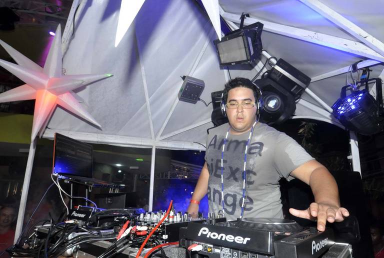 DJ André Marques agita o camarote