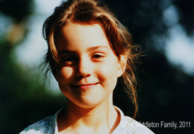 Casa real britânica mostra fotos do crescimento de Kate Middleton