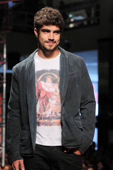 Caio Castro no Mega Polo Moda