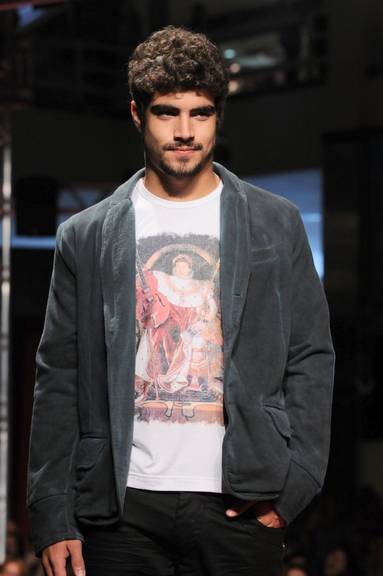 Caio Castro no Mega Polo Moda