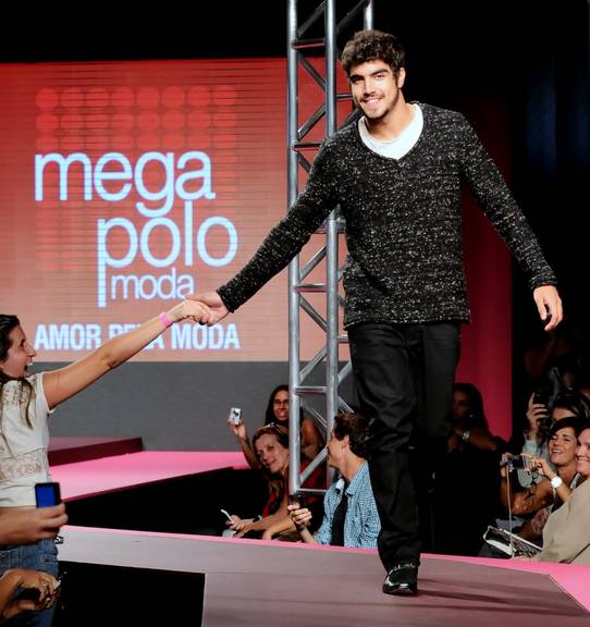 Caio Castro no Mega Polo Moda