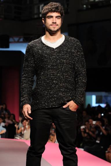 Caio Castro no Mega Polo Moda