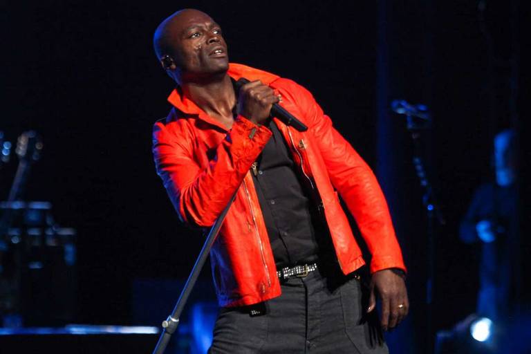 Seal estreia turnê em SP com vips na plateia