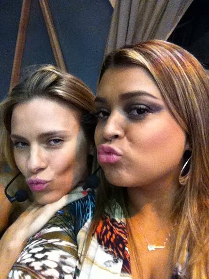 Preta Gil posta foto com Carolina Dieckman em seu twitter