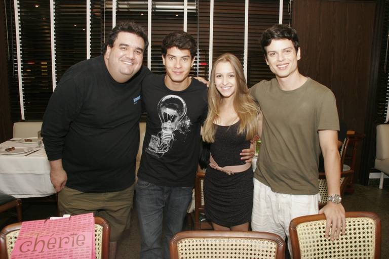 Sylvio Meanda, Arthur Aguiar, Carla Diaz e Eduardo Pirez