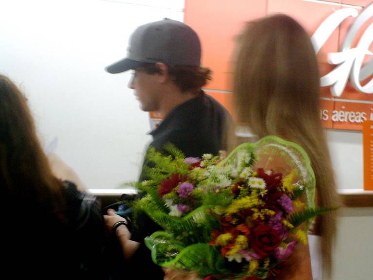 Felipe Dylon e Mariana Fusco flagrados no aeroporto em Teresina, Piauí