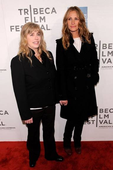 Julia Roberts com a irmã Lisa Gillan