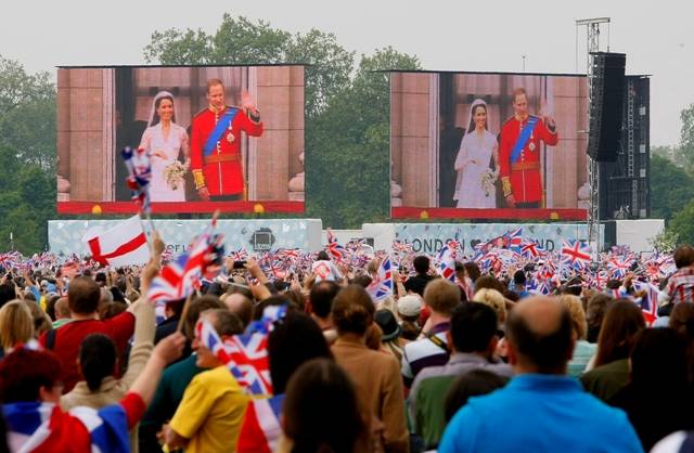 Telão instalado no Hyde Park para transmitir o casamento real