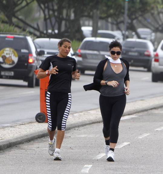 Giovanna Antonelli corre no Rio de Janeiro