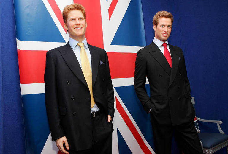 Estátua de cera dos príncipes Harry e William