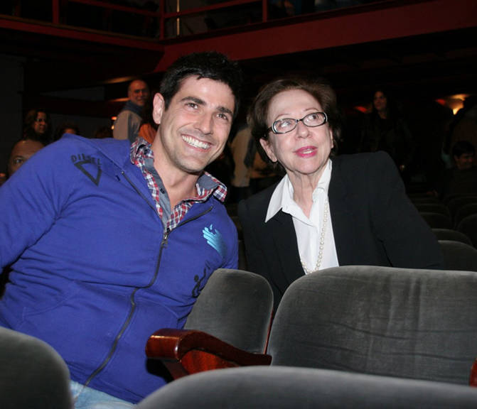 Fernanda Montenegro e Reinaldo Gianecchini encontram-se no teatro