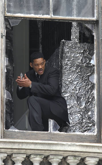 Will Smith em cena do filme 'Homens de Preto 3'