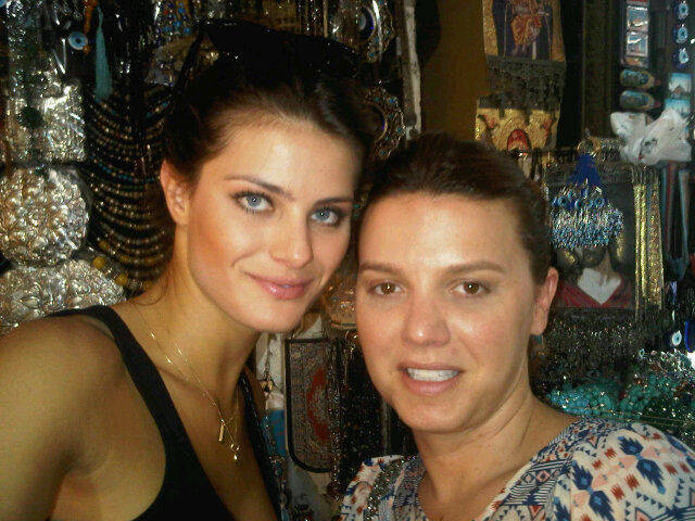 Isabeli Fontana e sua amiga, na Turquia