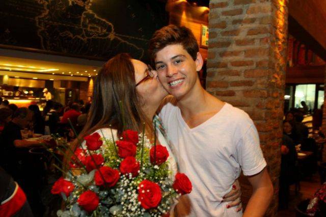 João Vithor com a mãe Bia Oliveira