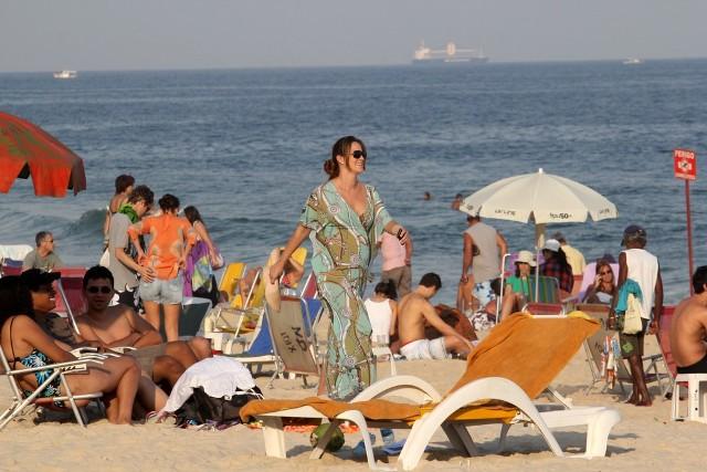 Letícia Birkheuer na praia de Ipanema