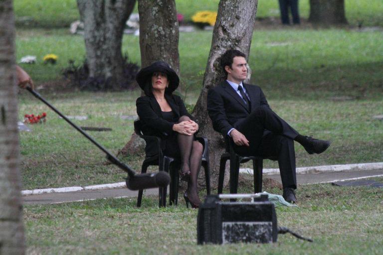 Norma (Gloria Pires) e Leo (Gabriel Braga Nunes)