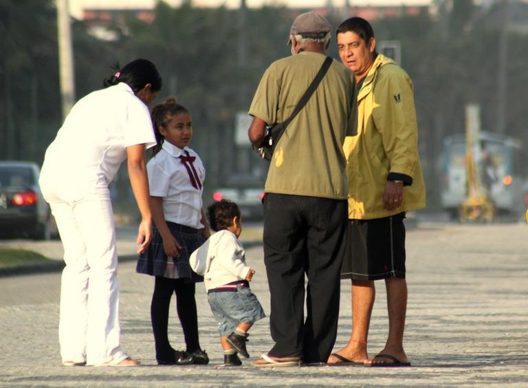 Zeca Pagodinho, a filha Duda e o neto Noah