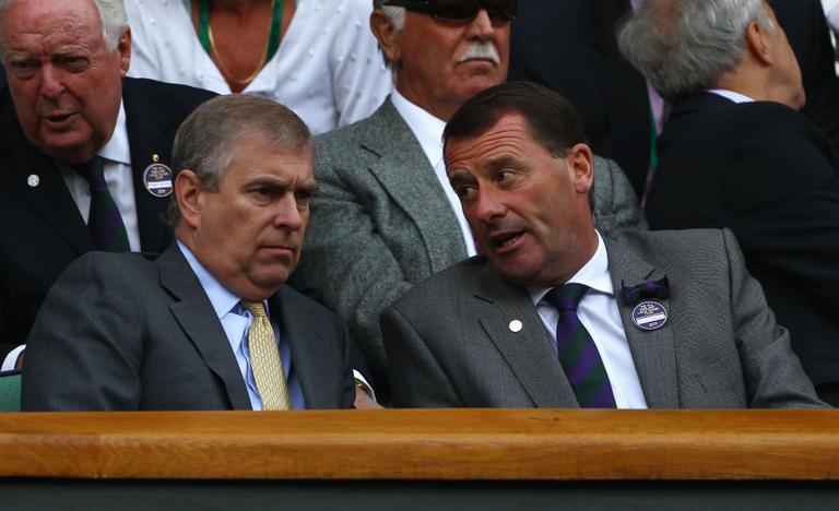 Philip Brook e Prince Andrew, o Duque de York