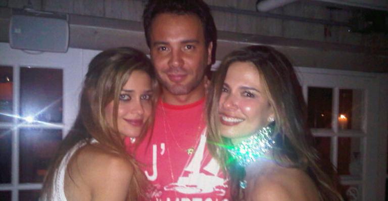 Matheus Mazzafera postou foto com Ana Beatriz Barros e Luciana Gimenez