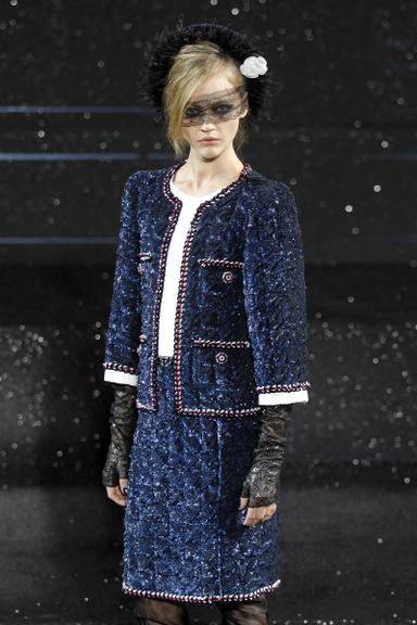 Desfile de alta-costura do estilista Karl Lagerfeld em Paris, França