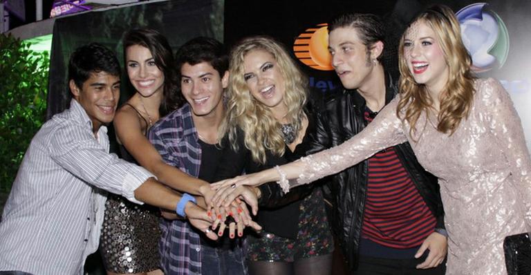 Micael Borges, Mel Franckowiak, Arthur Aguiar, Lua Blanco, Chay Suede e Sophia Abrahão