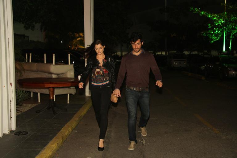 Alinne Moraes e Felipe Simão