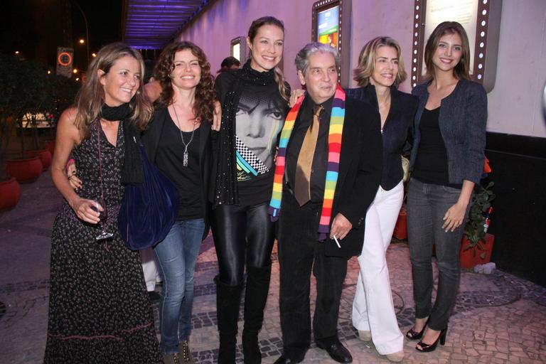 Priscila Rozembaum, Deborah Bloch, Luana Piovani, Domingos de Oliveira, Maitê Proença e Tammy Di Calafiori