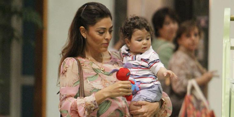 Juliana Paes e o filho Pedro