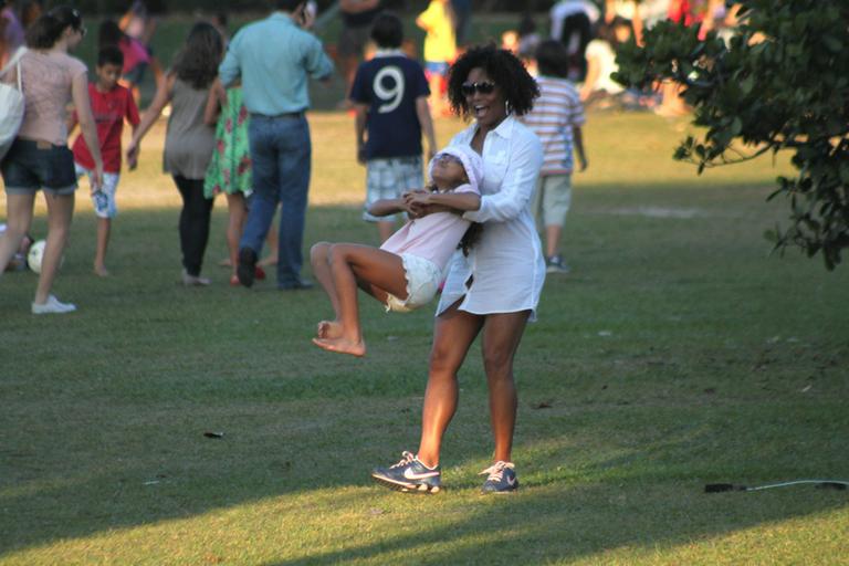 Adriana Bombom com a filha