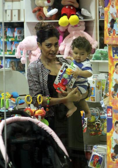 Juliana Paes e filho