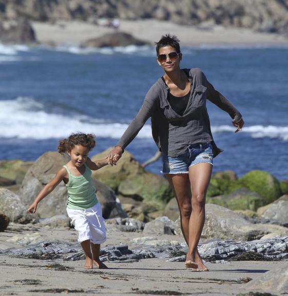 Halle Berry com a filha Nahla