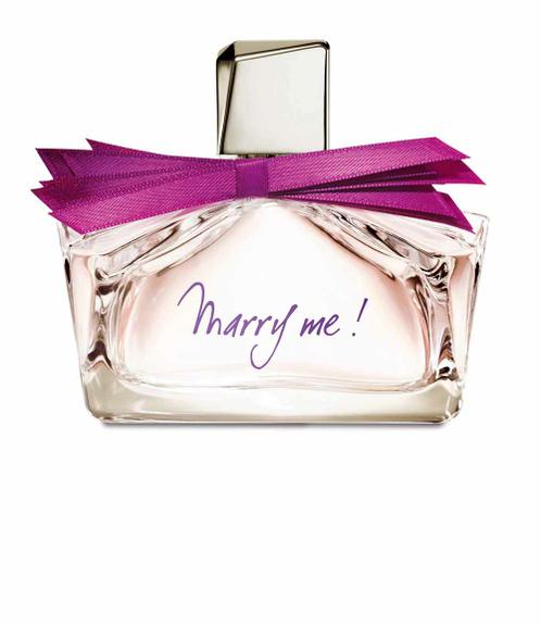 Marry me! – Fragrância floral com notas de laranja amarga, cascas cítricas, chá verde, jasmim, magnólia, pêssego, cedro, almíscar e ambrofix LANVIN 0800 849-2292 