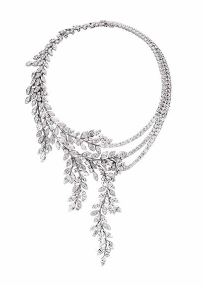 Diamantes: Colar de ouro branco e diamantes PIAGET [piaget.com]