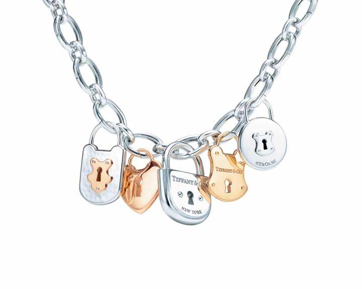 Ouro:  Pendentes Locks de prata de lei, ouro rosé e ouro amarelo TIFFANY & CO. 11 3815-7000 [tiffany.com]