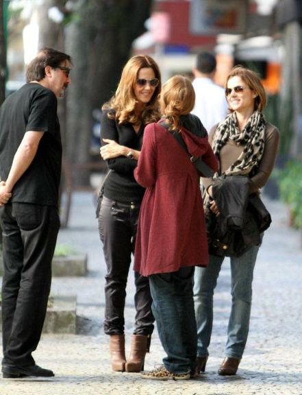 Betty Gofman e o marido, Hugo Barreto, encontram Vera Zimmermann e Guilhermina Guinle durante passeio