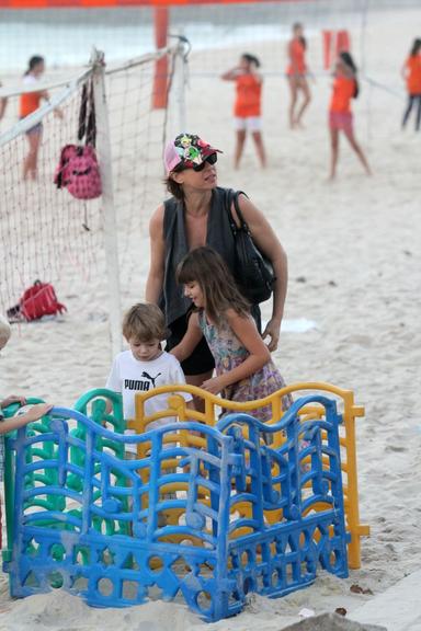 Maria Paula com os filhos, Felipe e Maria Luiza