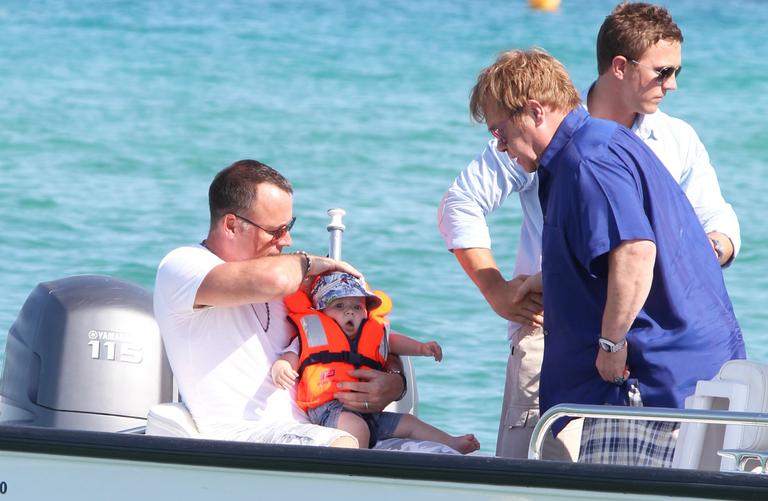 Elton John, David Furnish e o pequeno Zachary